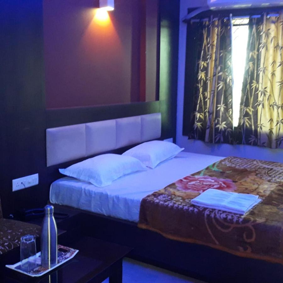 Hotel Siddhi Vinayak Пури Екстериор снимка